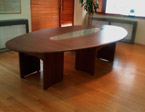 Стол для комнаты  переговоров  овальный