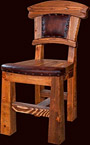 Деревянное кресло с мягким сиденьем
